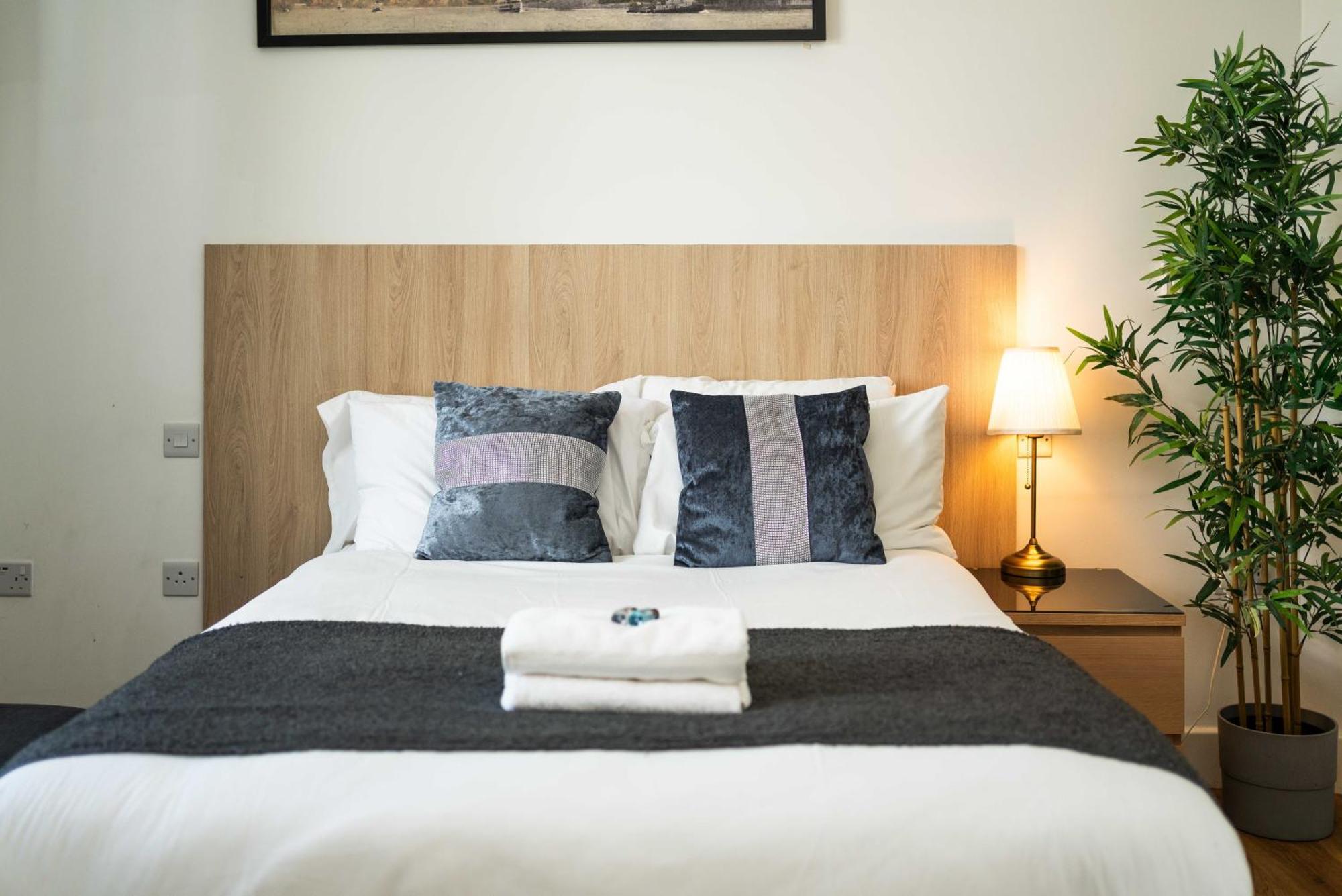 Equitable Hotel Лондон Экстерьер фото
